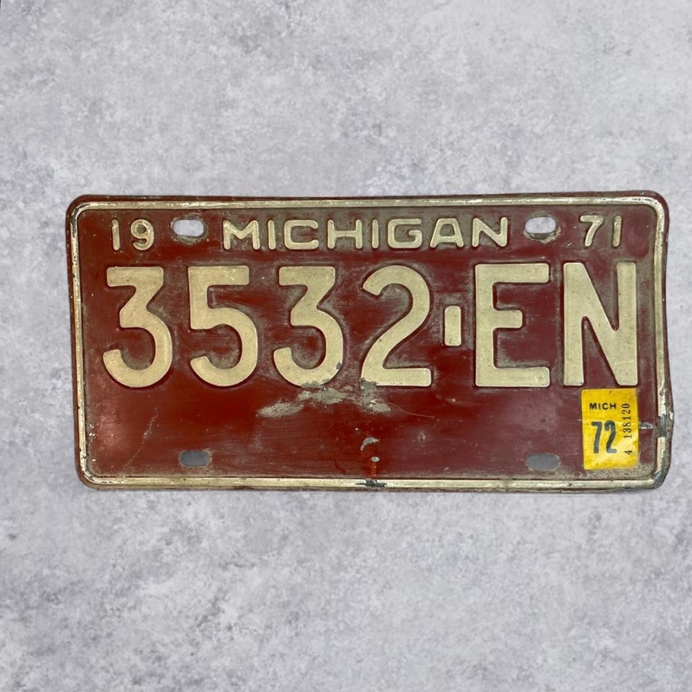 1971 Michigan License Plate 3532 EN Red White Vintage Tag 72 Sticker